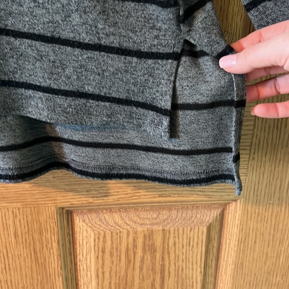 Tunic long sleeve top - Picture 3 of 3